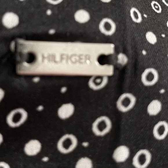 Tommy Hilfiger Sleeveless Collared Print Top w Keyhole Black + White Sz M NWOT - Picture 10 of 13